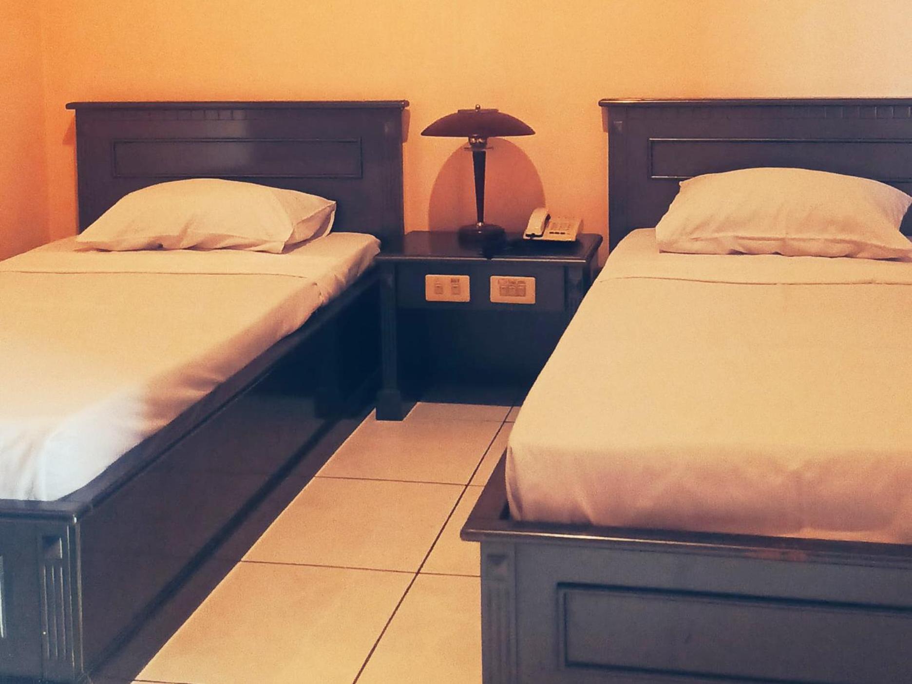 Hotel Wijaya Purwokerto Exterior foto