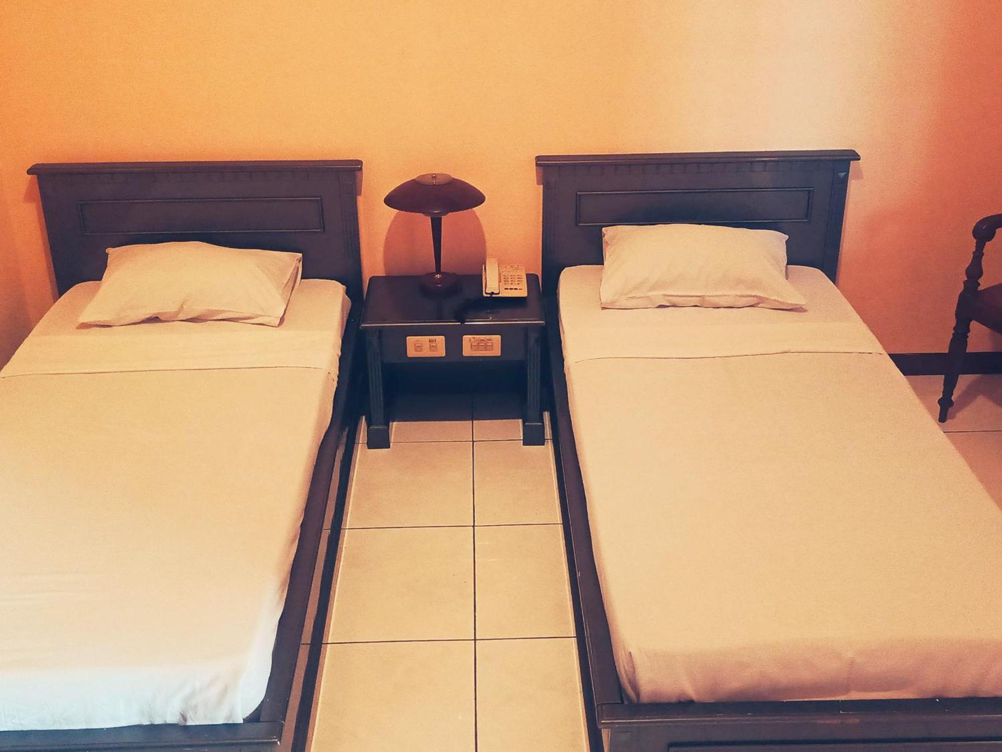 Hotel Wijaya Purwokerto Exterior foto