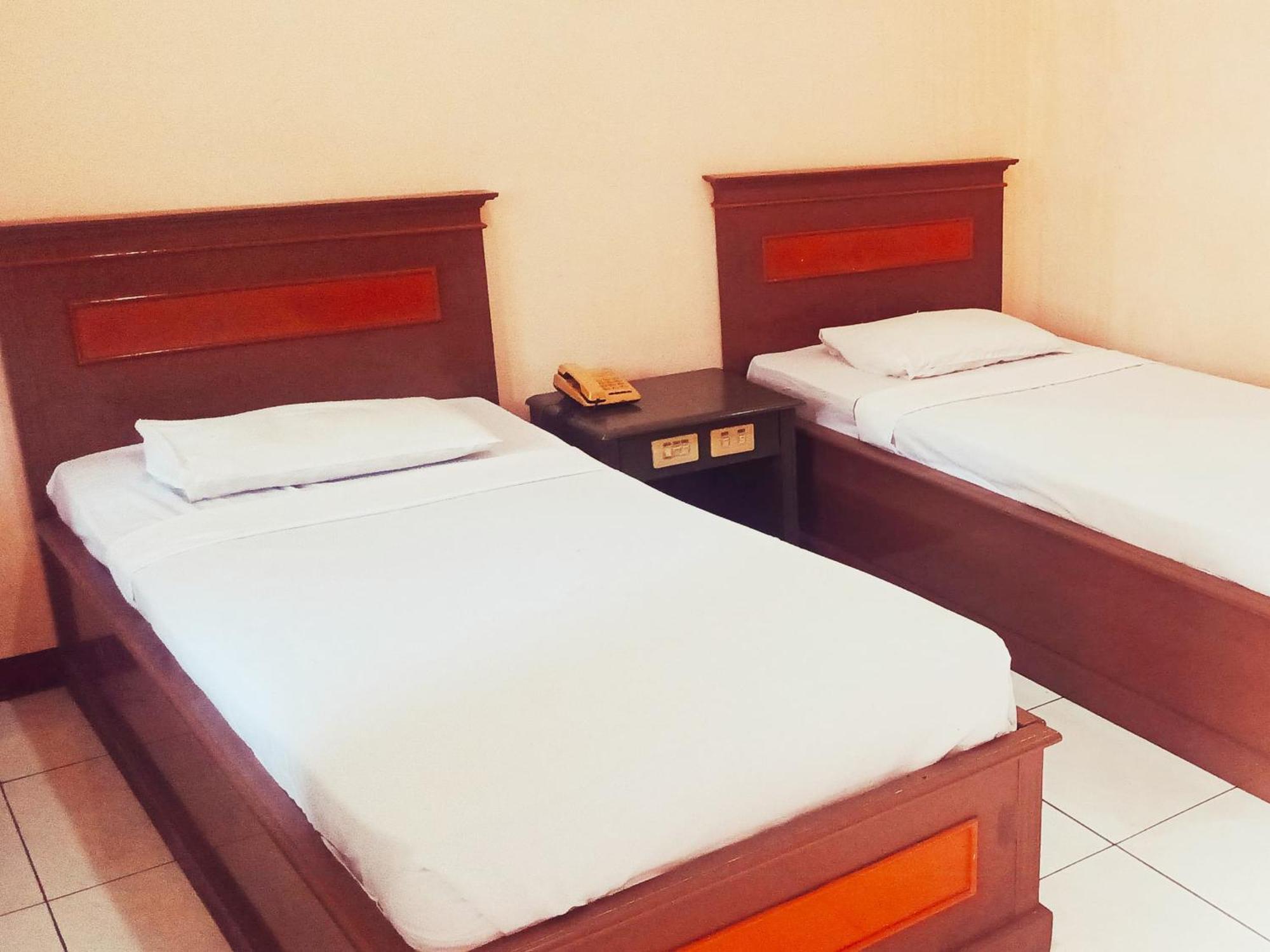 Hotel Wijaya Purwokerto Exterior foto