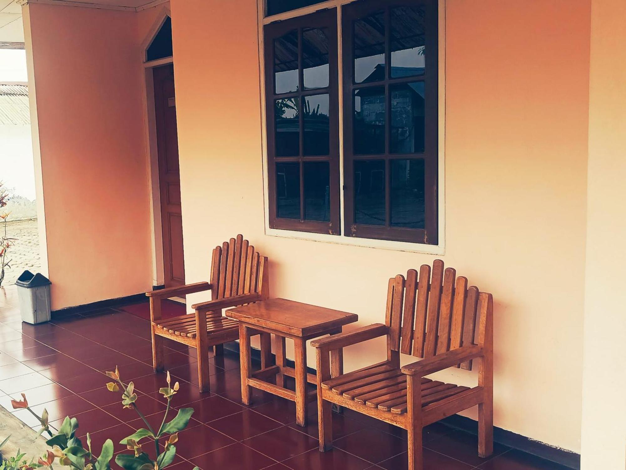 Hotel Wijaya Purwokerto Exterior foto