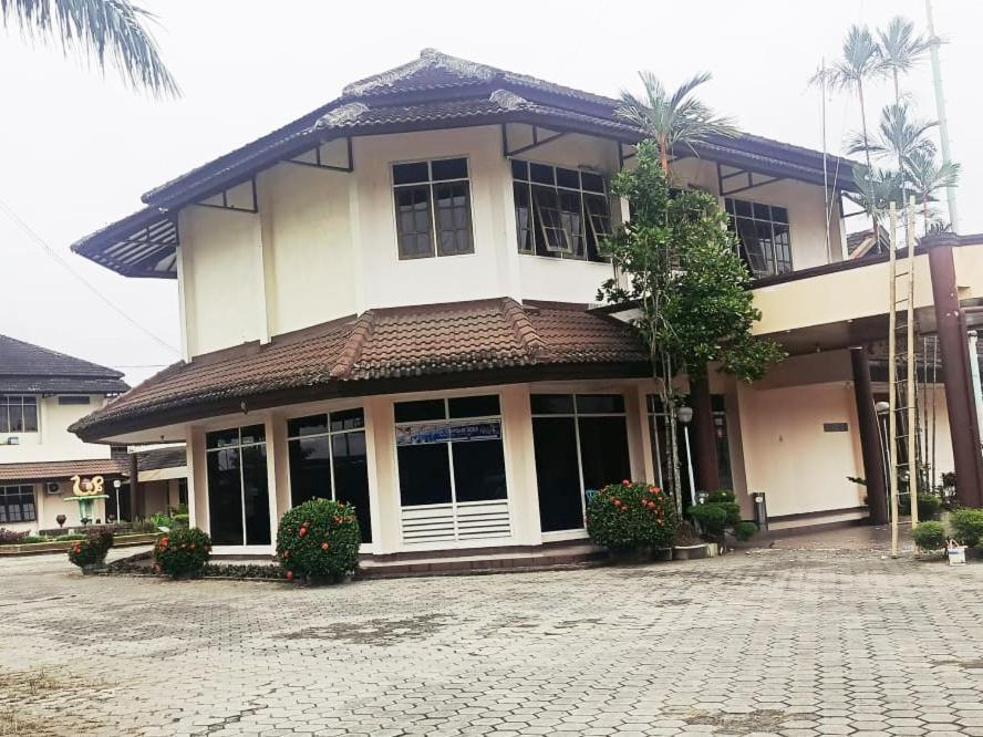 Hotel Wijaya Purwokerto Exterior foto